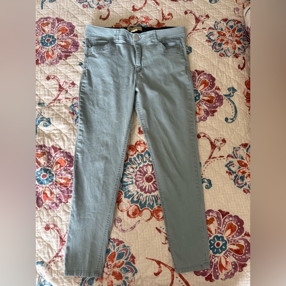 Democracy Women's Soft Green Skinny Jeans with Ab technology - Picture 2 of 7